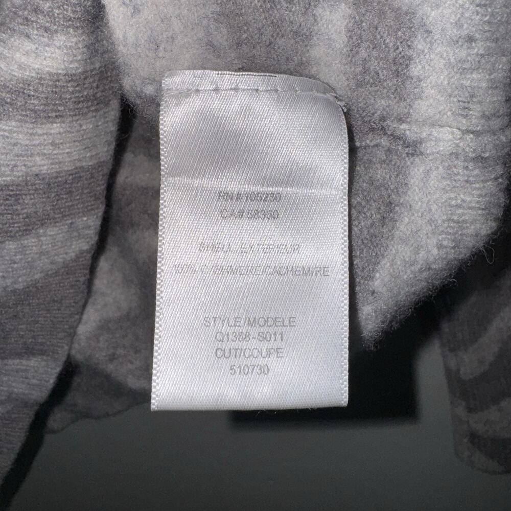 Equipment Femme 100% Cashmere Sweater Zebra Print Gray- SHRUNKEN SEE MEASUREMENT - Picture 9 of 9